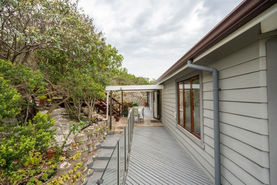 3 Bedroom Property for Sale in Seafield Eastern Cape